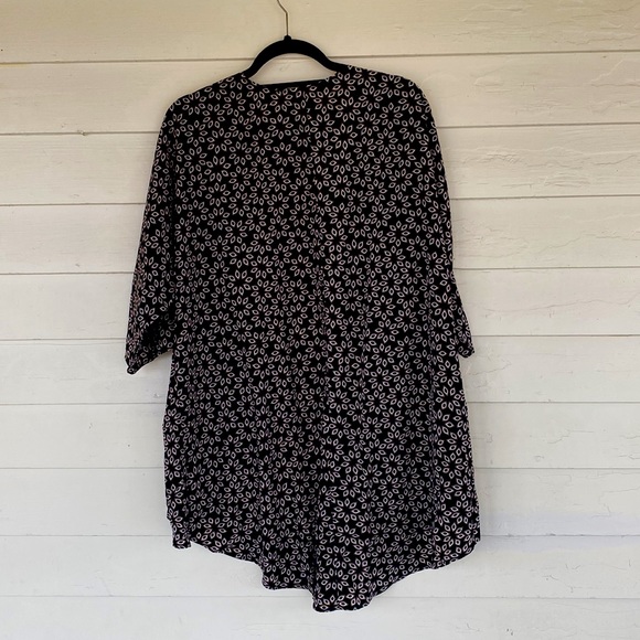 LuLaRoe Kimono Style Top - Picture 2 of 4